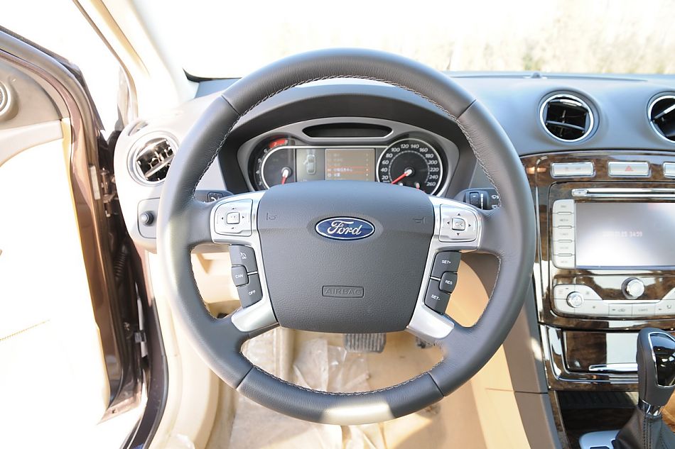 2010款蒙迪欧致胜致胜至尊型内饰