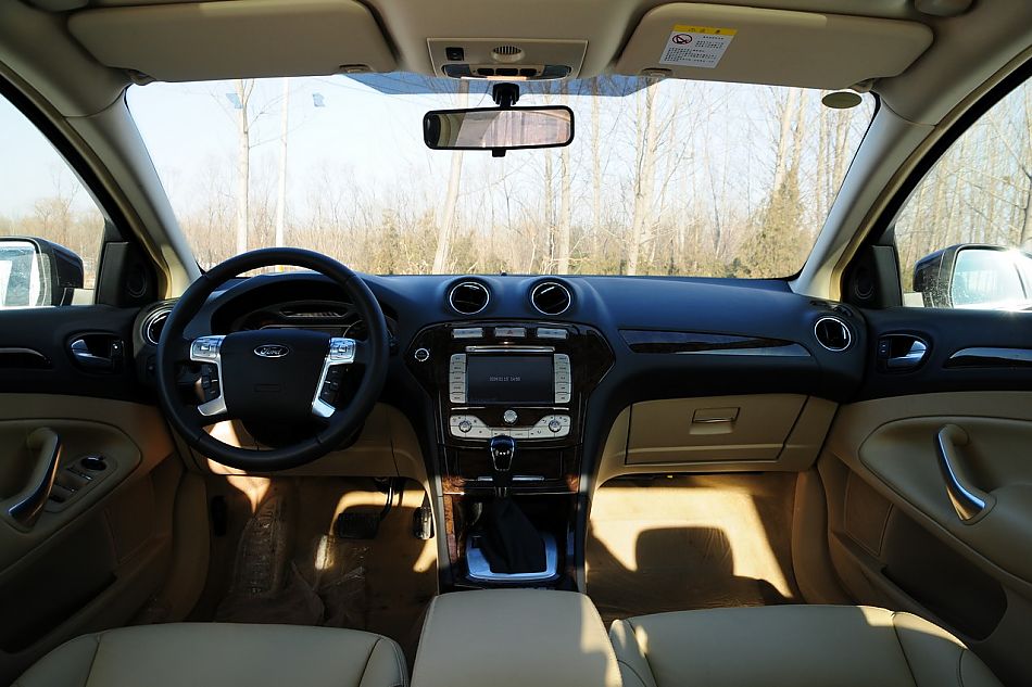 2010款蒙迪欧致胜致胜至尊型内饰