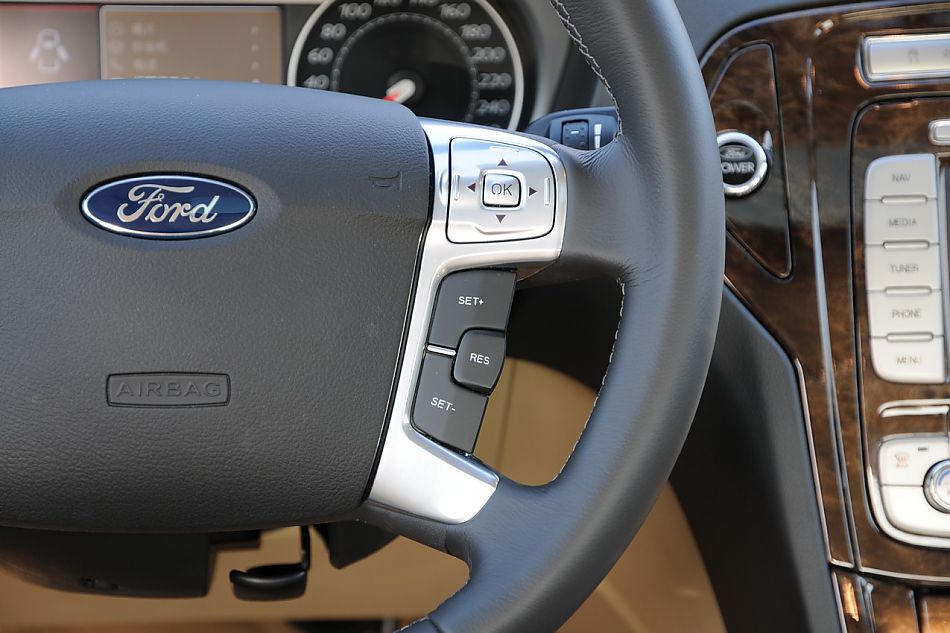 2010款蒙迪欧致胜致胜至尊型内饰