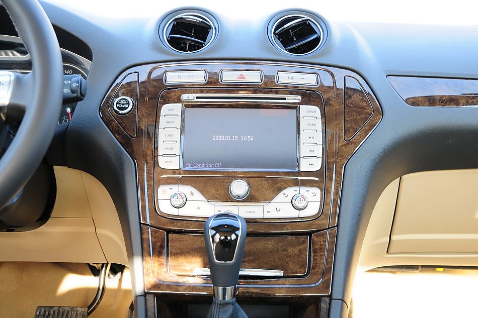 2010款蒙迪欧致胜致胜至尊型内饰