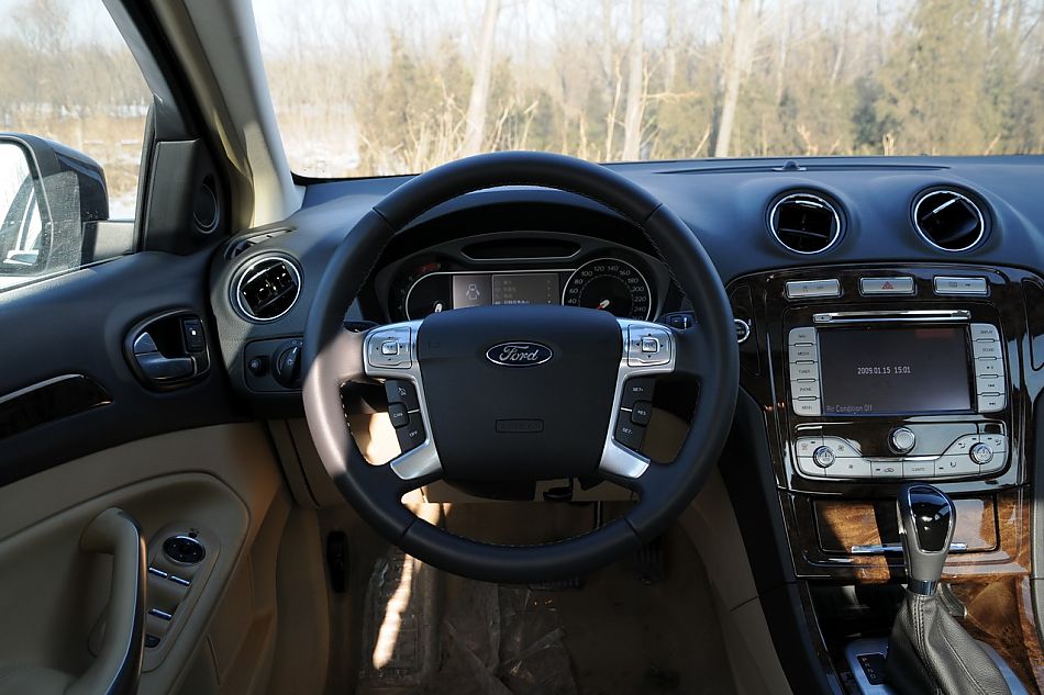 2010款蒙迪欧致胜致胜至尊型内饰