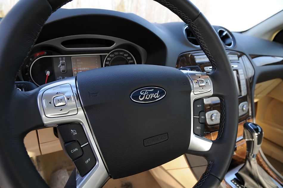 2010款蒙迪欧致胜致胜至尊型内饰