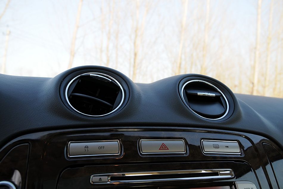 2010款蒙迪欧致胜致胜至尊型内饰