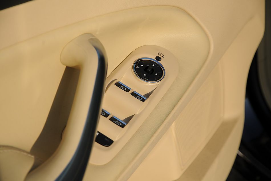 2010款蒙迪欧致胜致胜至尊型内饰