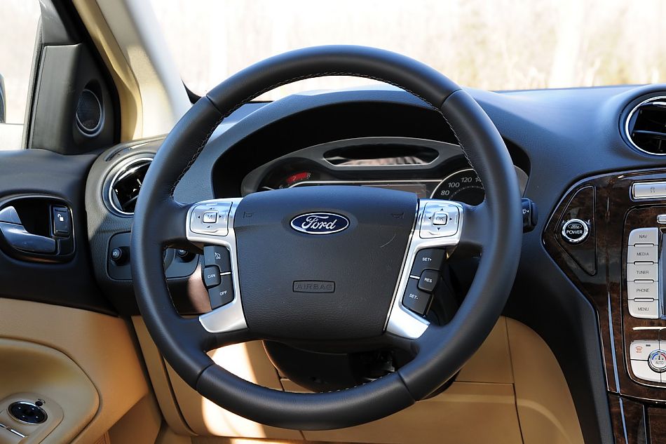 2010款蒙迪欧致胜致胜至尊型内饰