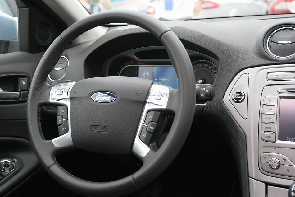 图为蒙迪欧致胜内饰及细节图