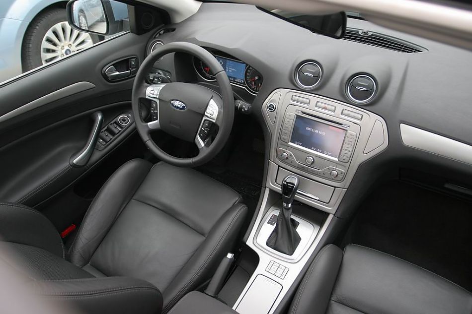 图为蒙迪欧致胜内饰及细节图