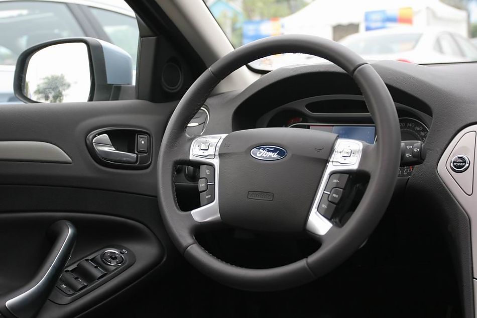 图为蒙迪欧致胜内饰及细节图