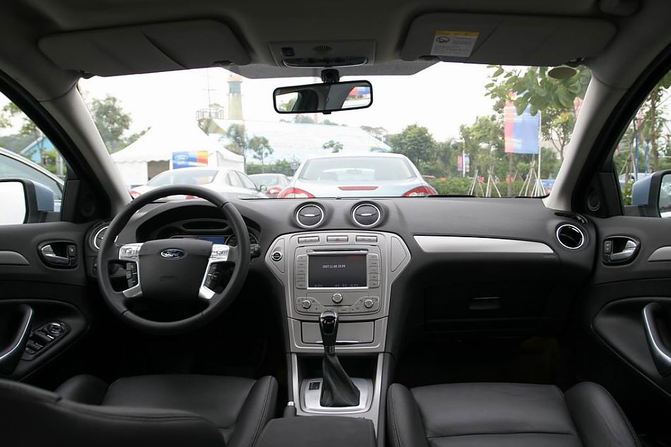 图为蒙迪欧致胜内饰及细节图