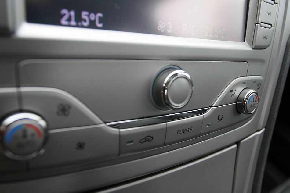 图为蒙迪欧致胜内饰及细节图