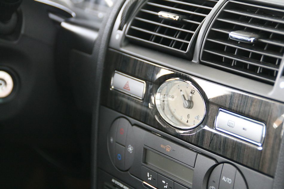 长安福特蒙迪欧中控台