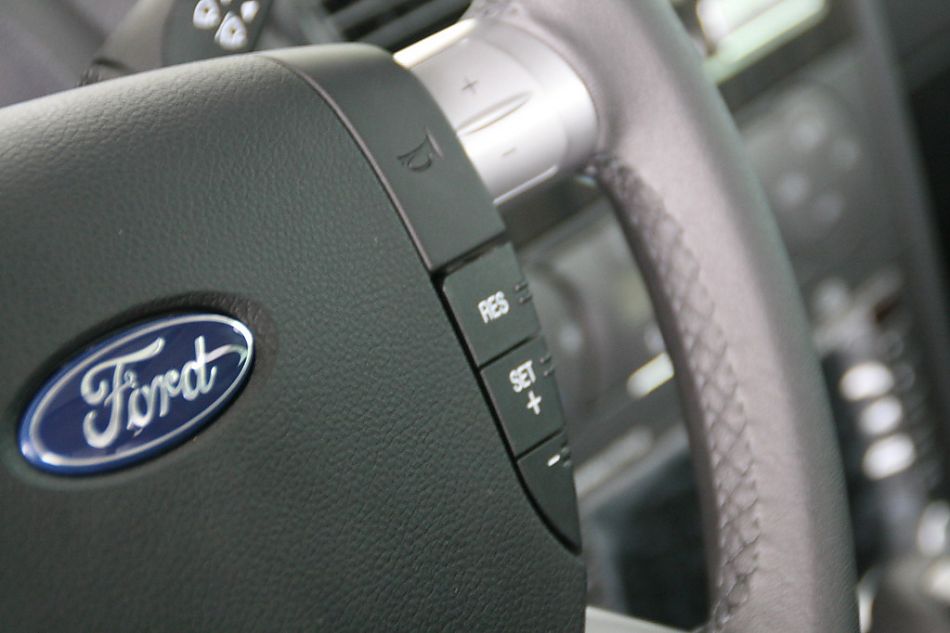 长安福特蒙迪欧方向盘