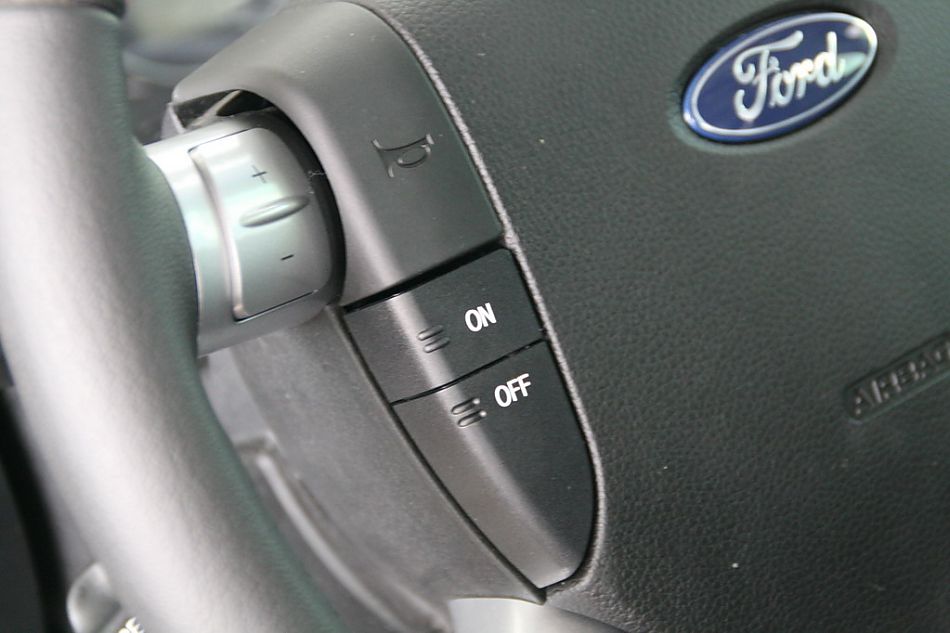 长安福特蒙迪欧方向盘