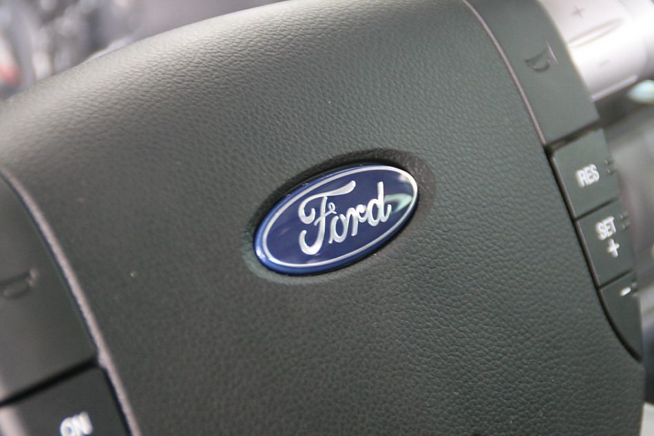 长安福特蒙迪欧方向盘