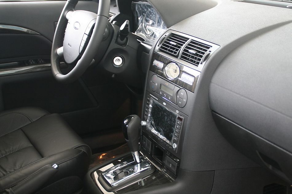 长安福特蒙迪欧内饰