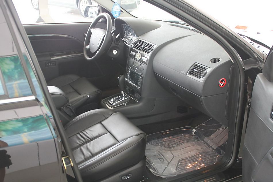 长安福特蒙迪欧内饰