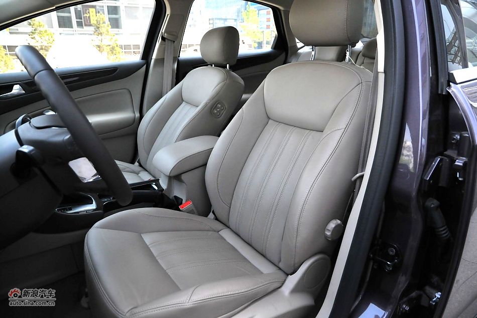 2011款蒙迪欧致胜空间