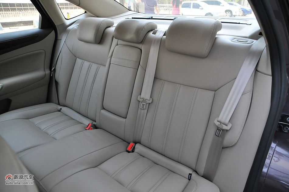 2011款蒙迪欧致胜空间