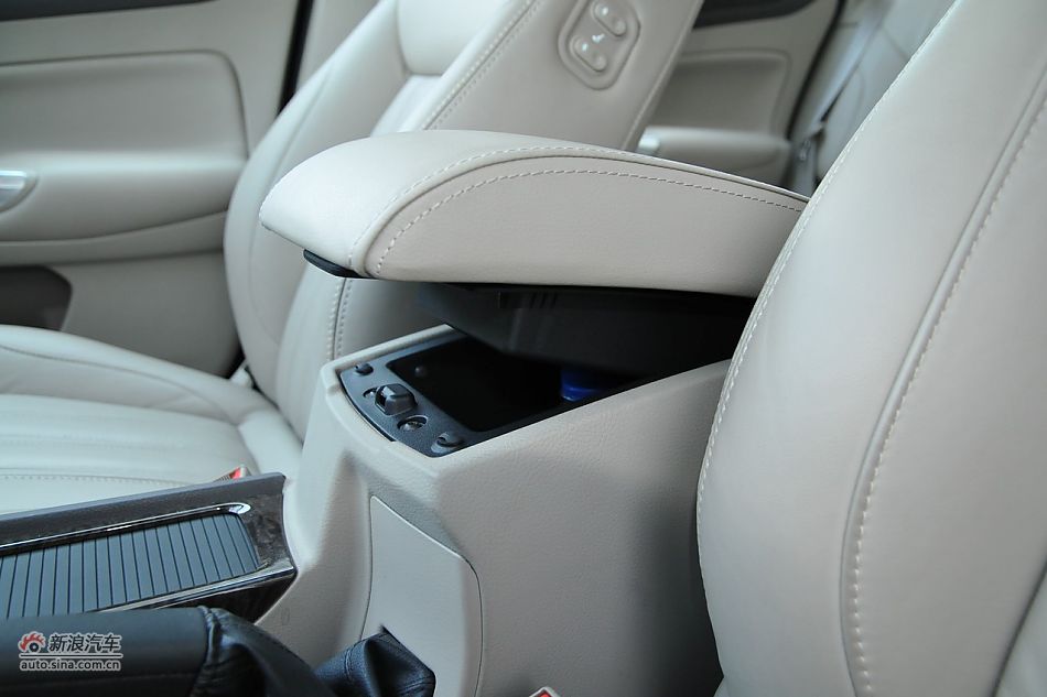 2011款蒙迪欧致胜空间