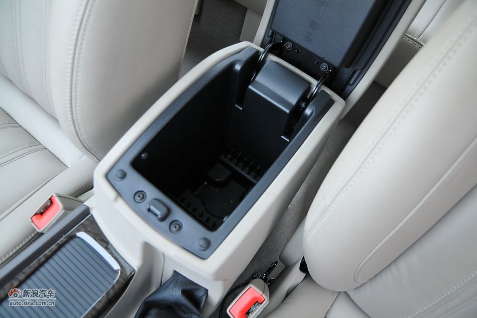 2011款蒙迪欧致胜空间