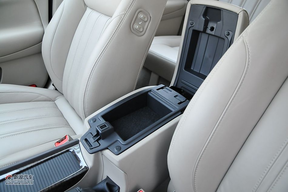 2011款蒙迪欧致胜空间