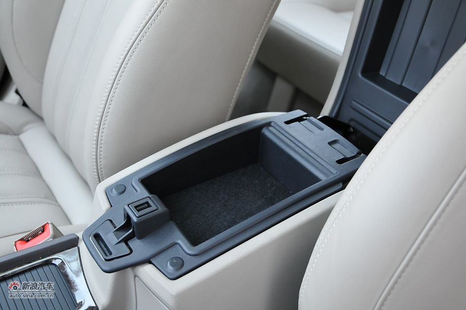 2011款蒙迪欧致胜空间