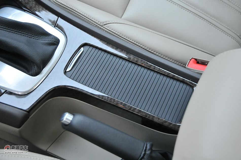 2011款蒙迪欧致胜空间