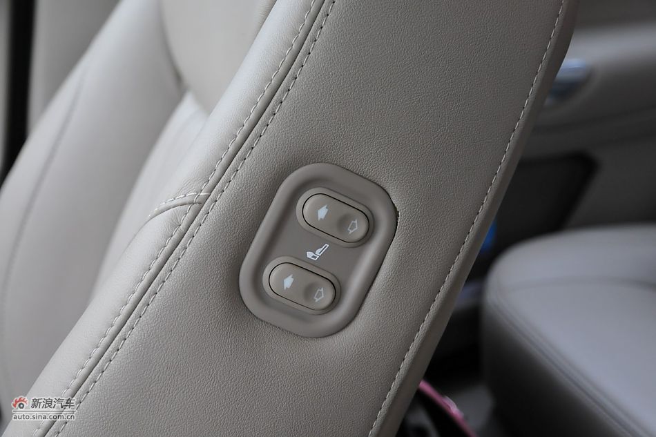 2011款蒙迪欧致胜空间