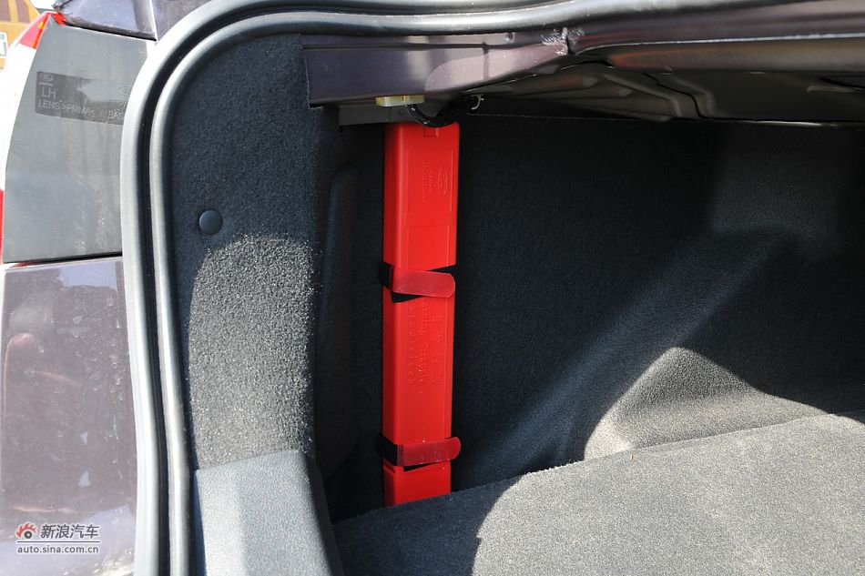 2011款蒙迪欧致胜空间