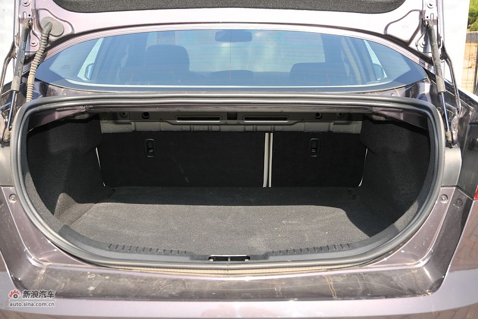 2011款蒙迪欧致胜空间