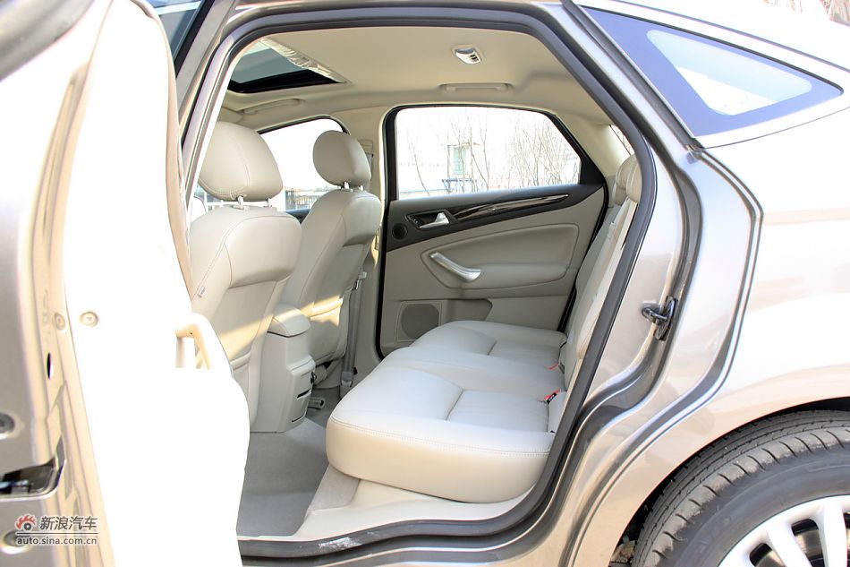 2011款蒙迪欧致胜高清到店实拍