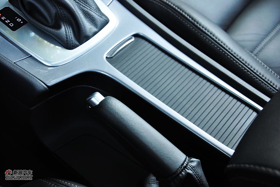 2011款蒙迪欧致胜内饰