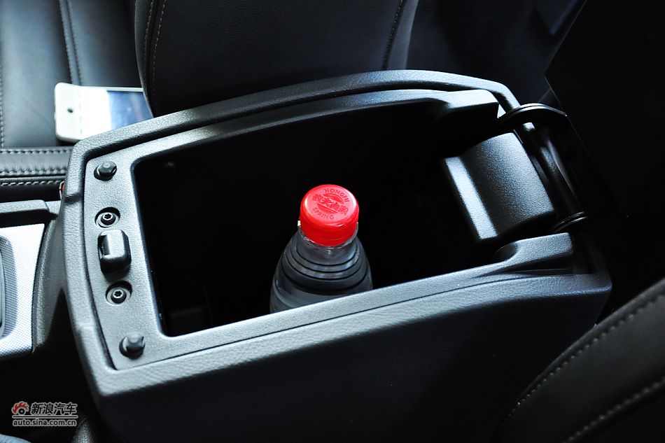 2011款蒙迪欧致胜内饰