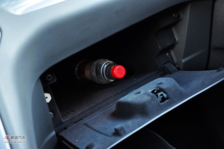 2011款蒙迪欧致胜内饰