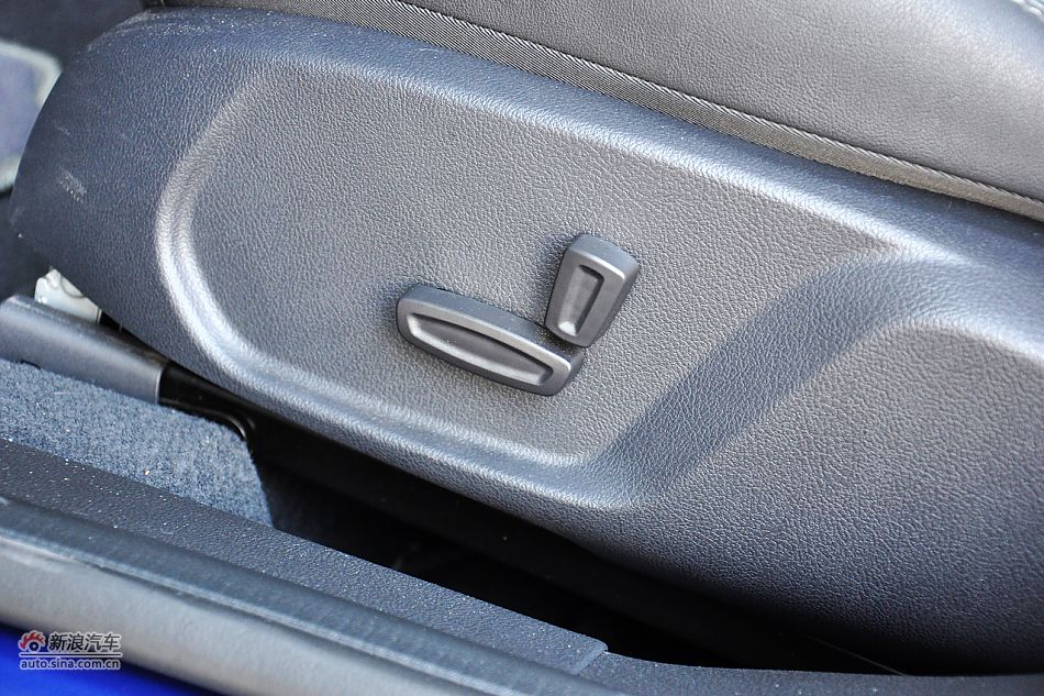 2011款蒙迪欧致胜内饰