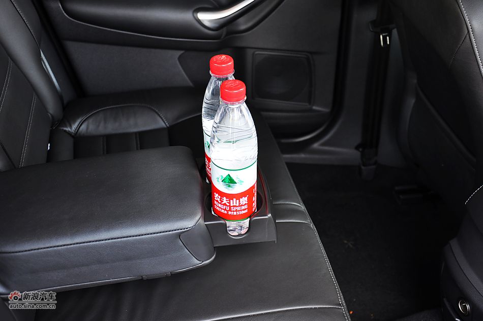 2011款蒙迪欧致胜内饰