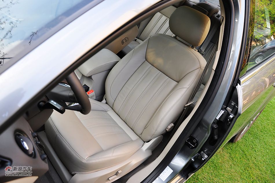 2011款蒙迪欧致胜内饰