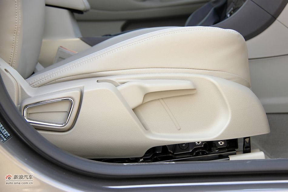 2011款蒙迪欧致胜高清到店实拍