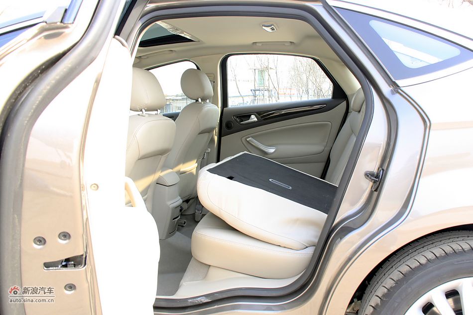 2011款蒙迪欧致胜高清到店实拍