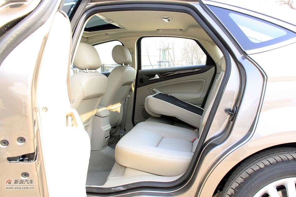 2011款蒙迪欧致胜高清到店实拍