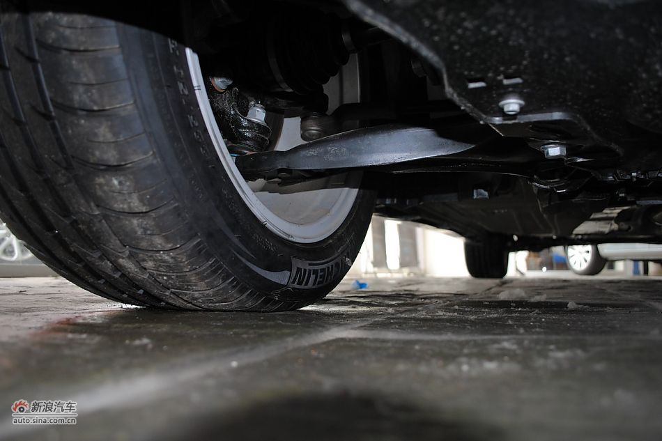 发动机、底盘悬挂及后备箱