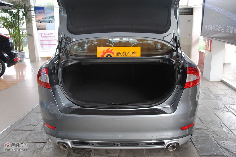 发动机、底盘悬挂及后备箱