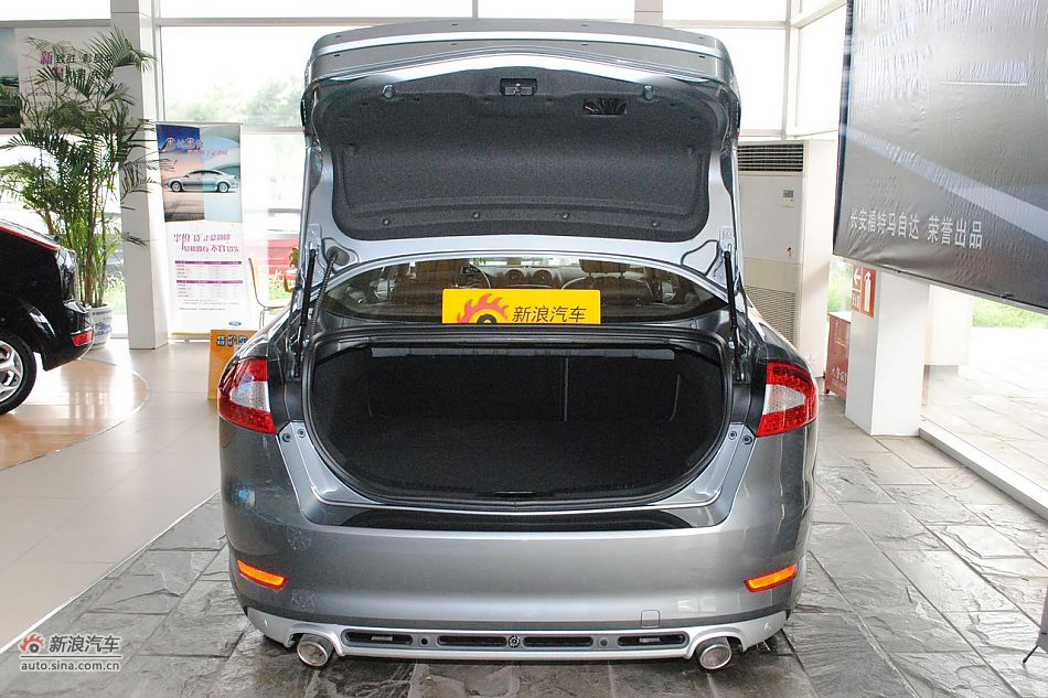 发动机、底盘悬挂及后备箱