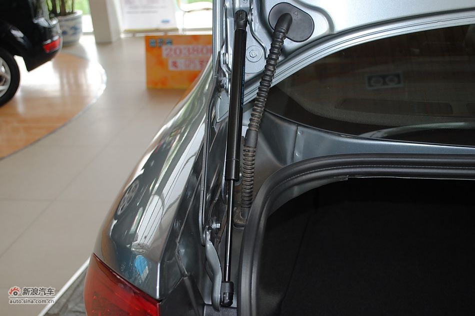 发动机、底盘悬挂及后备箱