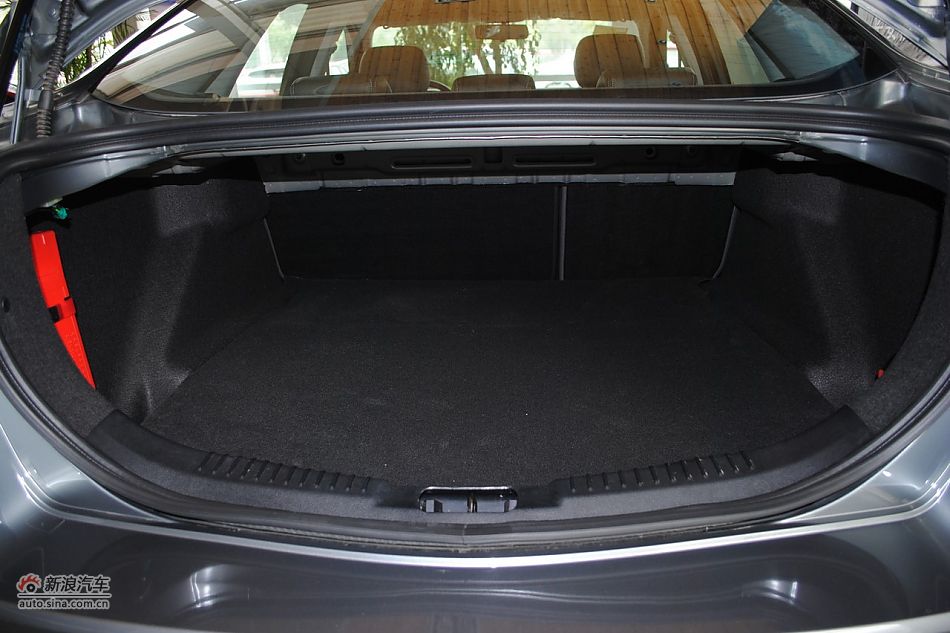 发动机、底盘悬挂及后备箱