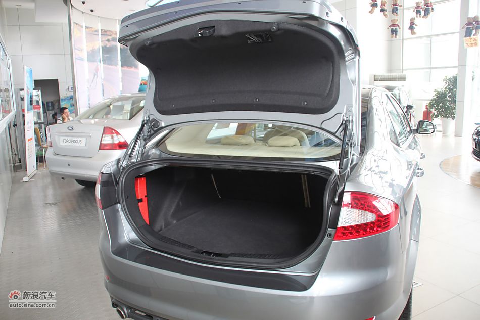 发动机、底盘悬挂及后备箱