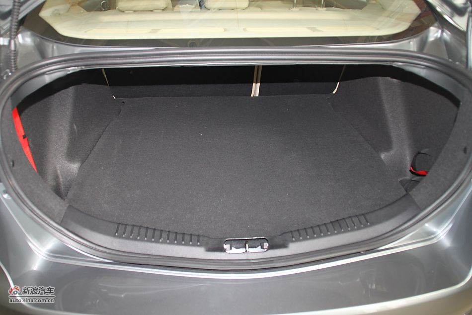 发动机、底盘悬挂及后备箱