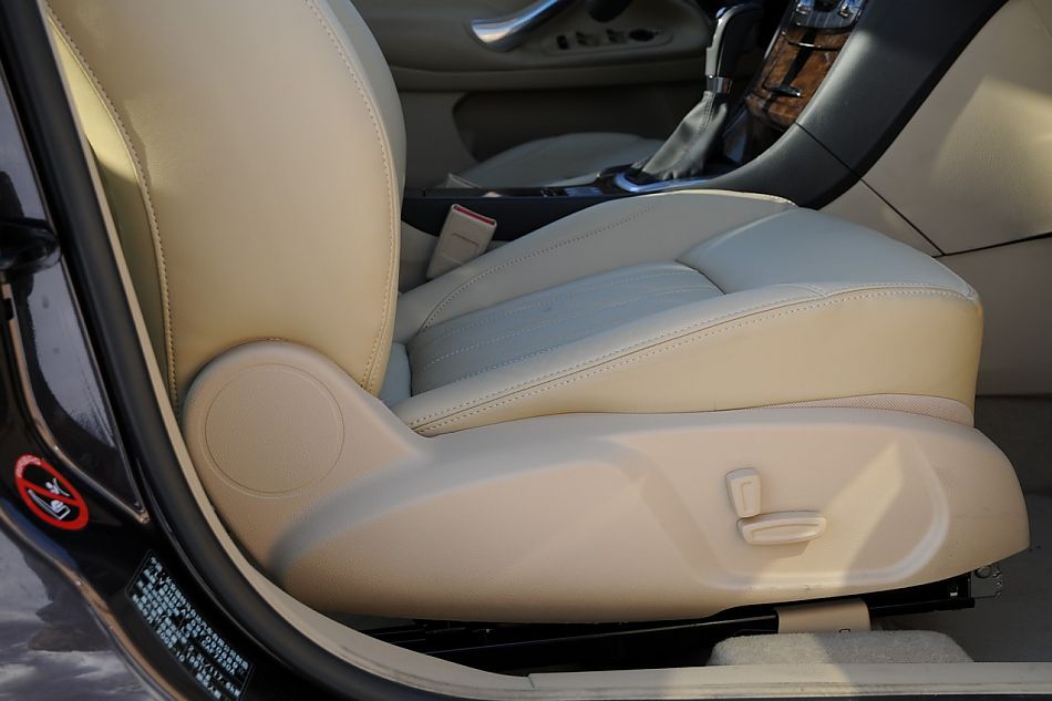 2010款蒙迪欧致胜致胜至尊型内饰