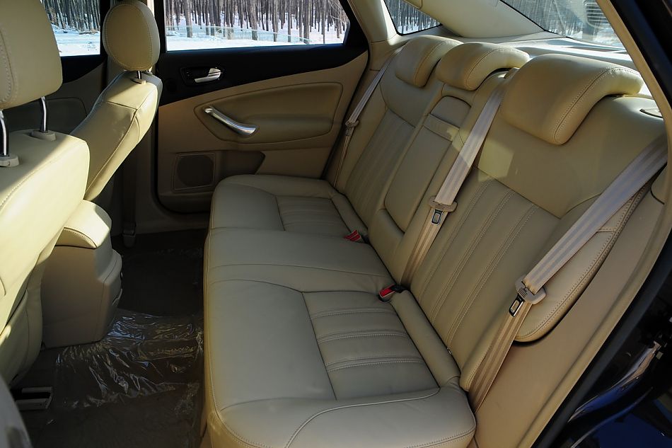 2010款蒙迪欧致胜致胜至尊型内饰