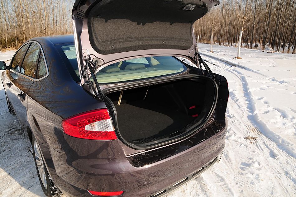 2010款蒙迪欧致胜致胜至尊型实拍